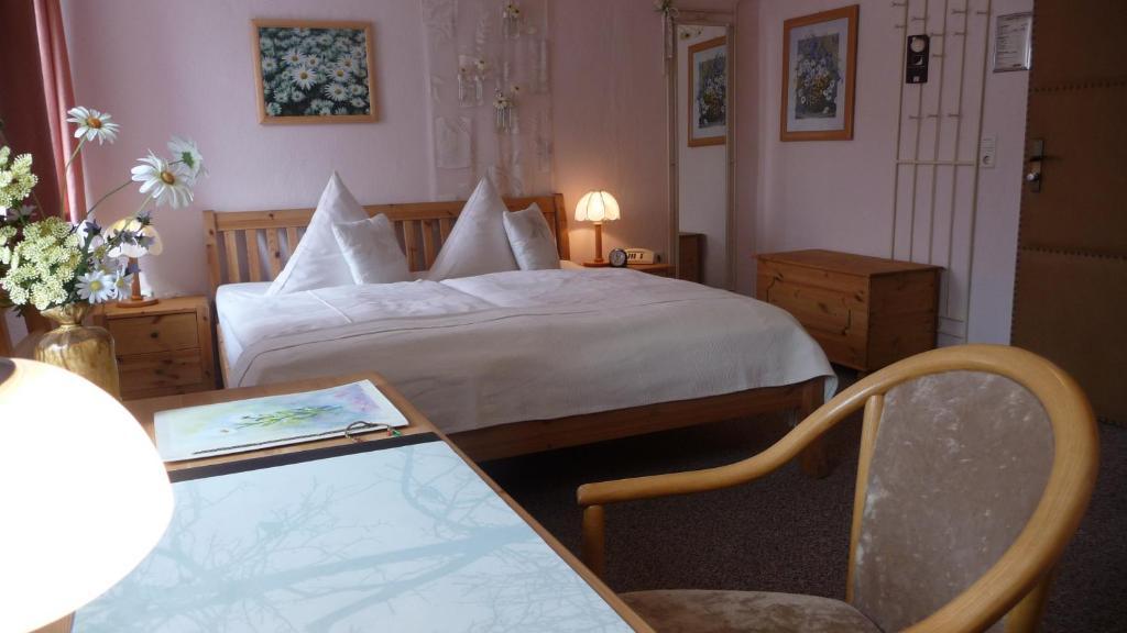 Logis L'Auberge Gutshof Bischofswerda Phòng bức ảnh