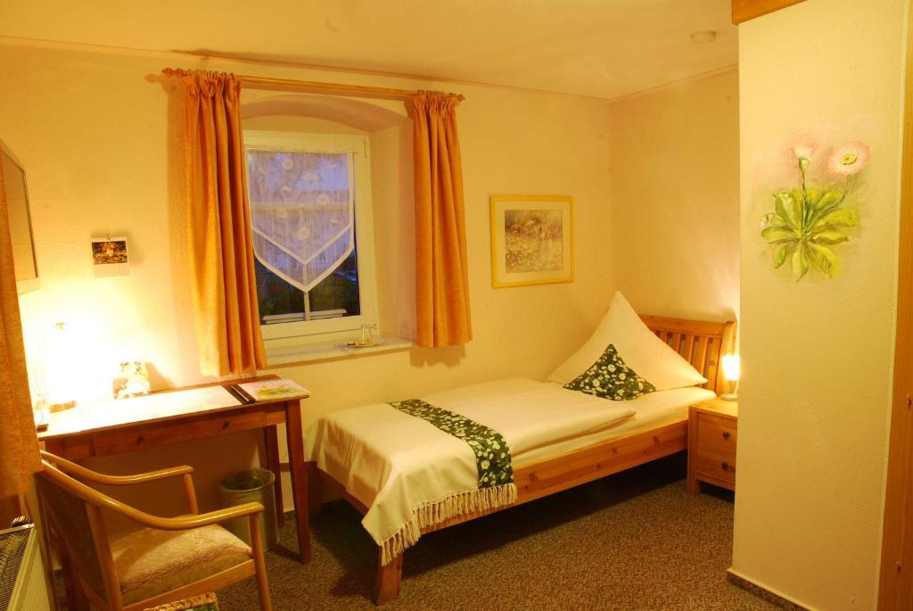 Logis L'Auberge Gutshof Bischofswerda Phòng bức ảnh