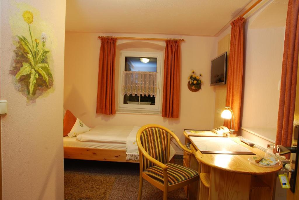 Logis L'Auberge Gutshof Bischofswerda Phòng bức ảnh